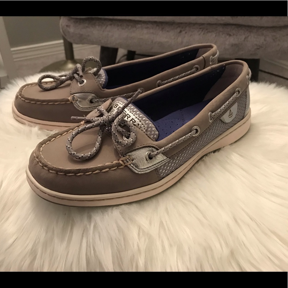 Sperry Topsider Women’s 8.5 M in grey/silver.
